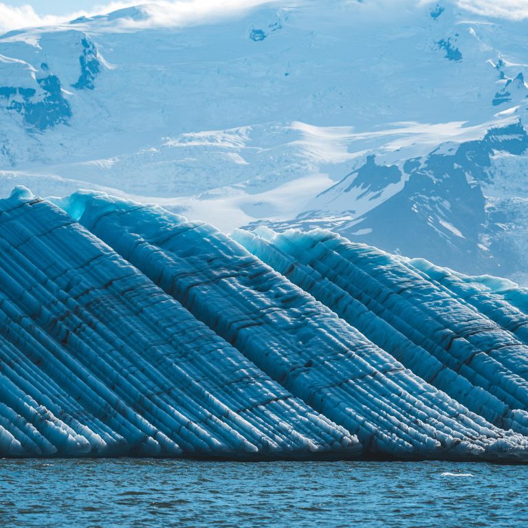 איסלנד - בשבילים חברים מטיילים